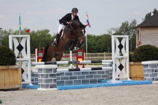 Harrie's Horse 111 wint in Chantilly